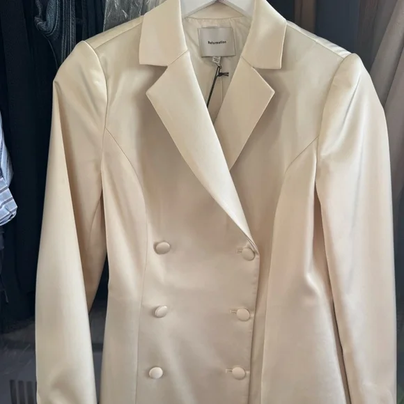REFOMATION CADEN SATIN BLAZER IN IVORY - NWT (SIZE XS) - Picture 5 of 7